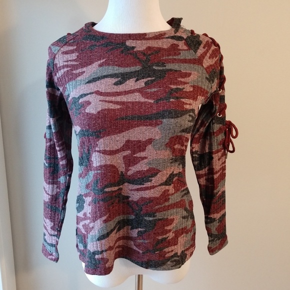 Burgundy Camouflage Long Sleeve • - Picture 7 of 8